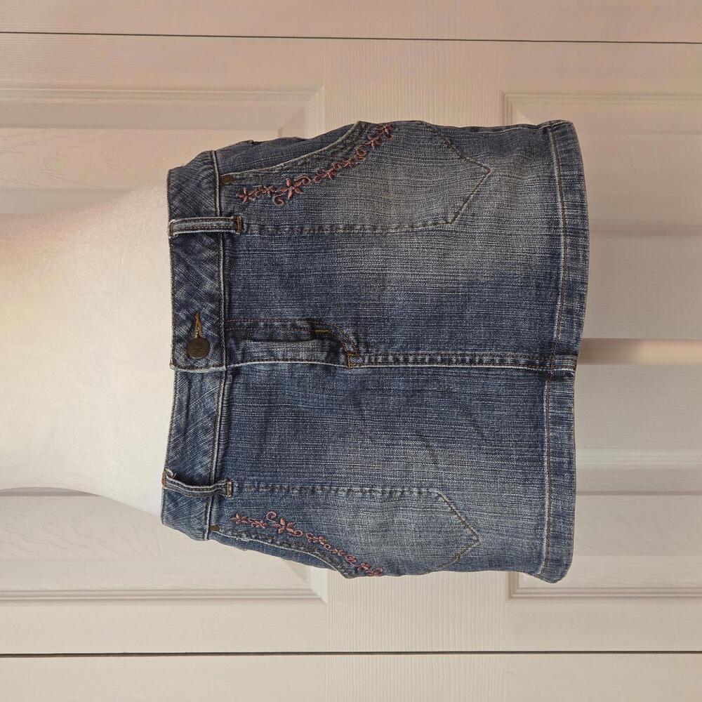Vintage Y2K Indie Floral Embroidered Denim Mini Skirt Dark Wash Size 9 (S / M)